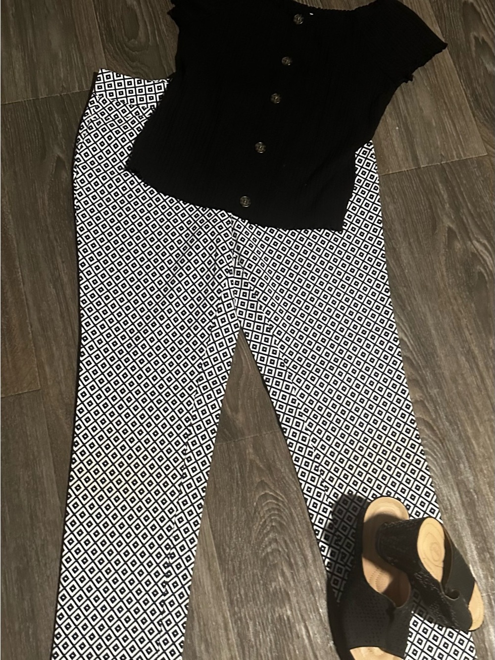 Faded Glory Black and White Geometric Straight-Leg Pants